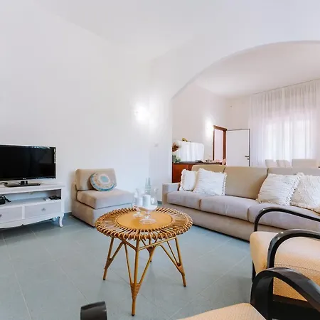 Casa Daniela Villa *